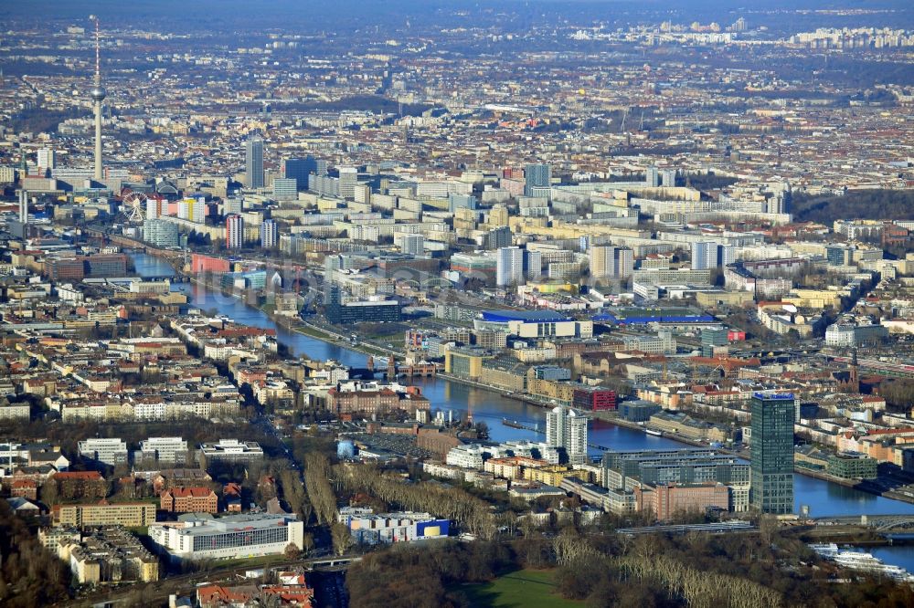 Berlin OT Friedrichshain aus der Vogelperspektive: Osthafen im Ortsteil Friedrichshain in Berlin