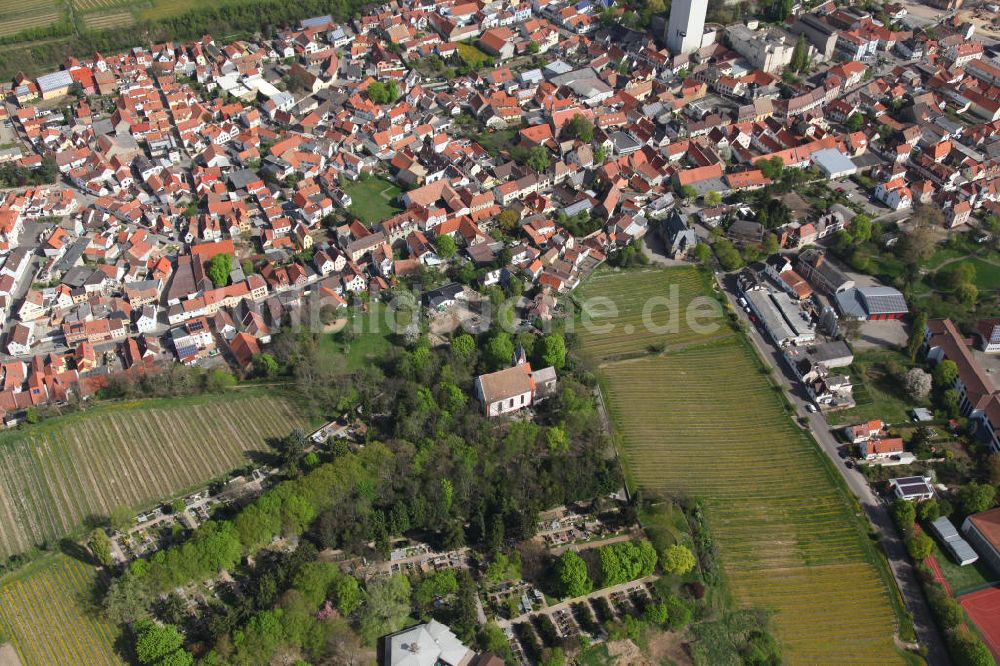 Luftaufnahme OSTHOFEN - Osthofen im Wonnegau im rheinland-pfälzischen Landkreis Alzey-Worms