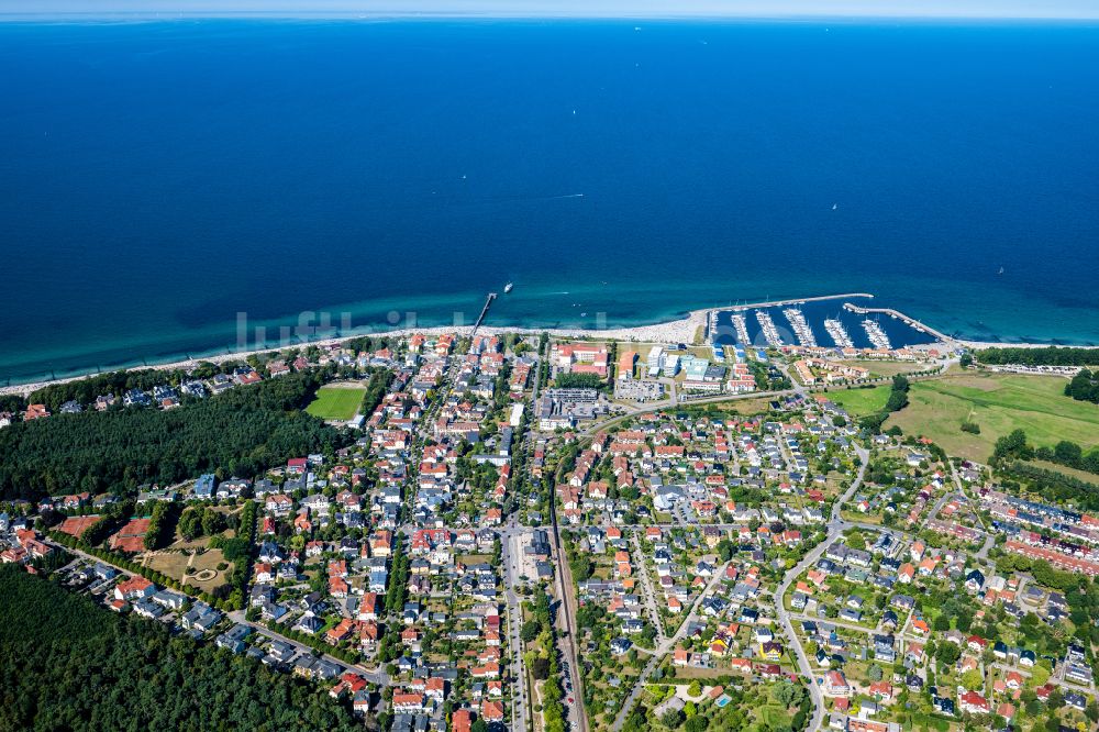 Ostseebad Kühlungsborn von oben - Ostsee- Meeres-Küste in Kühlungsborn im Bundesland Mecklenburg-Vorpommern, Deutschland