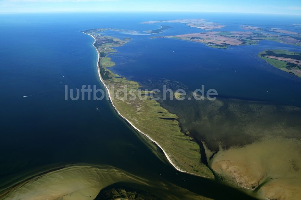 Insel Hiddensee von oben - Ostseeküste in Insel Hiddensee im Bundesland Mecklenburg-Vorpommern