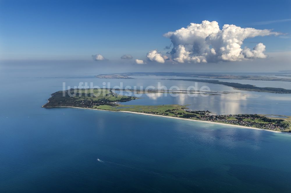 Insel Hiddensee von oben - Ostseeküste in Insel Hiddensee im Bundesland Mecklenburg-Vorpommern