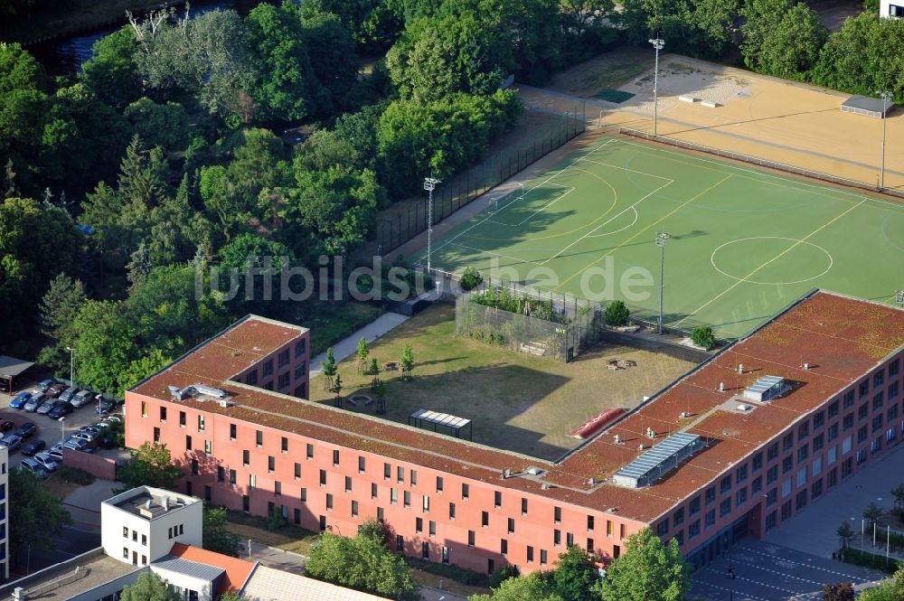 Luftbild Berlin - Otto-Hahn-Schule in Berlin-Britz