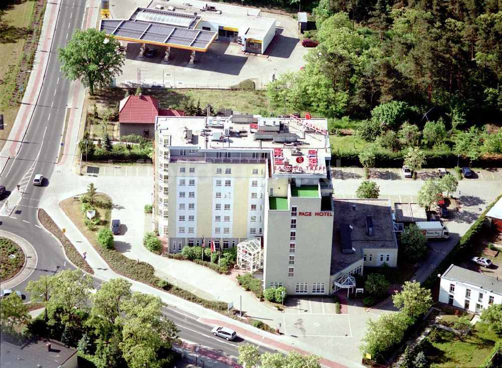 Schwarzheide / Brandenburg aus der Vogelperspektive: Page - Hotel am südlichen Werksgelände der BASF - Schwarzheide .