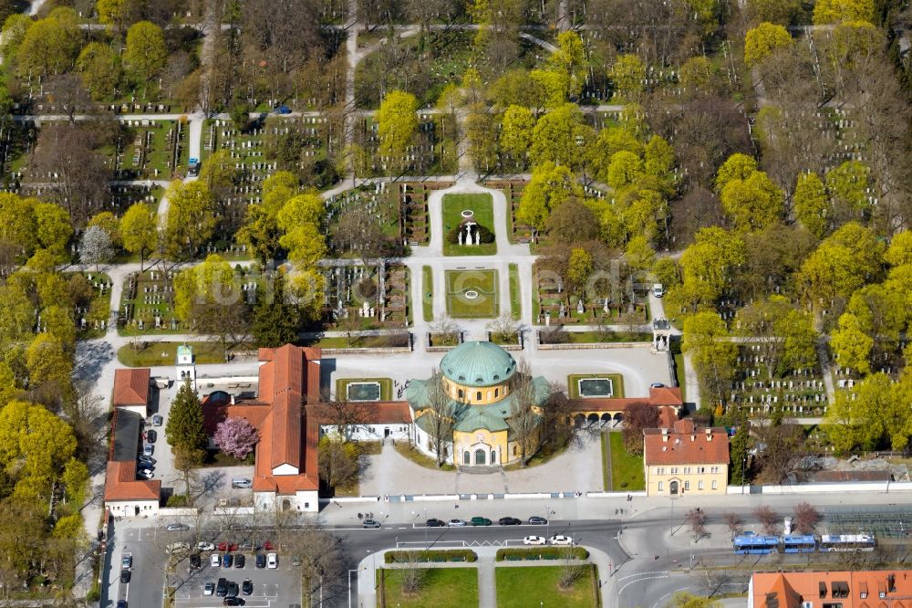 München von oben - Palais der Botanische Staatssammlung im Ortsteil Neuhausen-Nymphenburg in München im Bundesland Bayern, Deutschland