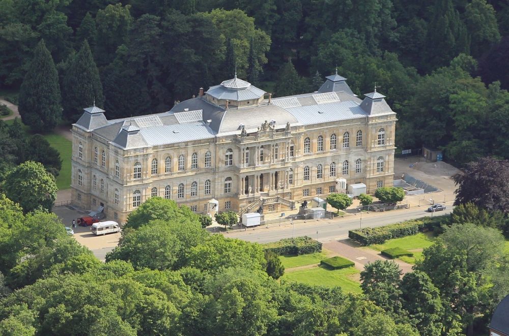 Luftaufnahme Gotha - Palais des Naturkundemuseum - Museum der Natur am Schloßpark mit Schloss Friedenstein in Gotha im Bundesland Thüringen