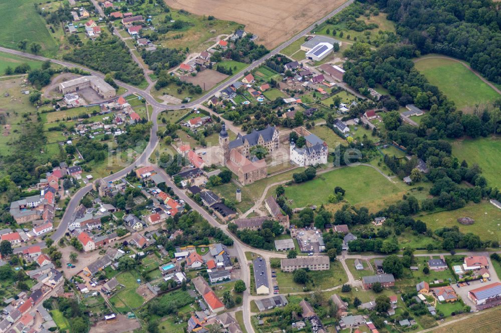 Leitzkau aus der Vogelperspektive: Palais und Renaissance-Schloß in Leitzkau im Bundesland Sachsen-Anhalt, Deutschland