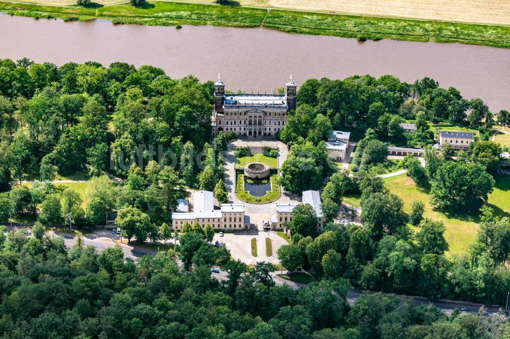 Luftaufnahme Dresden - Palais des Schloss Albrechtsberg in Dresden im Bundesland Sachsen, Deutschland