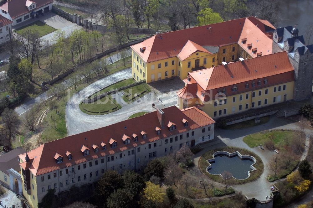 Ballenstedt von oben - Palais des Schloss Ballenstedt am Schloßplatz in Ballenstedt im Bundesland Sachsen-Anhalt, Deutschland