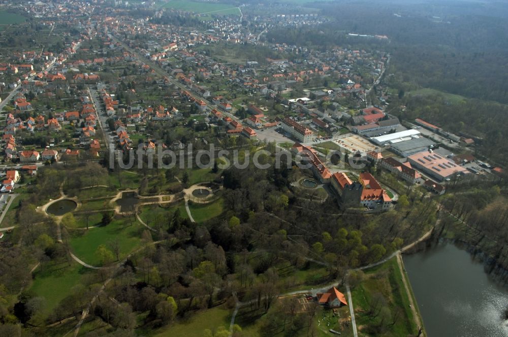 Luftaufnahme Ballenstedt - Palais des Schloss Ballenstedt am Schloßplatz in Ballenstedt im Bundesland Sachsen-Anhalt, Deutschland