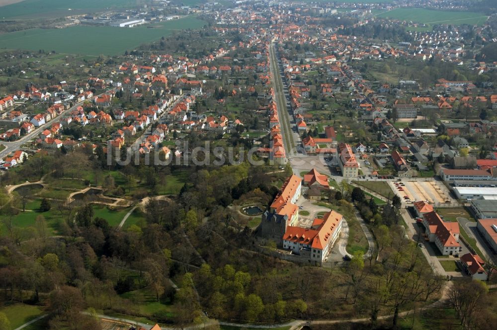 Ballenstedt aus der Vogelperspektive: Palais des Schloss Ballenstedt am Schloßplatz in Ballenstedt im Bundesland Sachsen-Anhalt, Deutschland