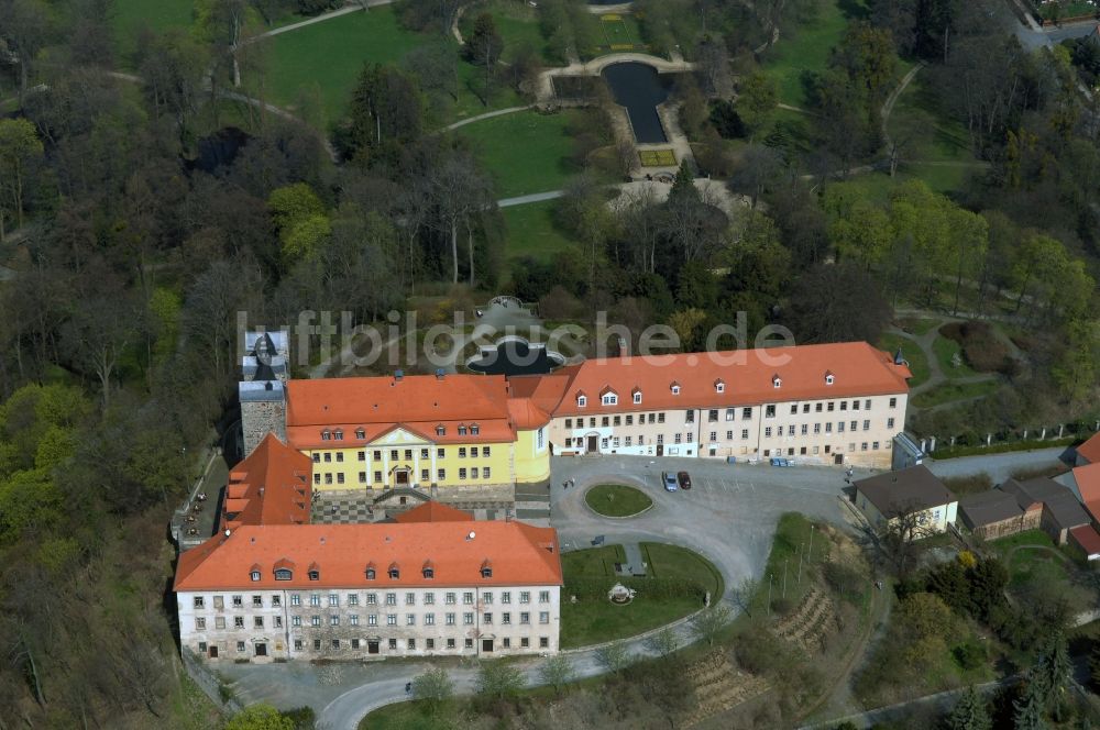 Ballenstedt von oben - Palais des Schloss Ballenstedt am Schloßplatz in Ballenstedt im Bundesland Sachsen-Anhalt, Deutschland