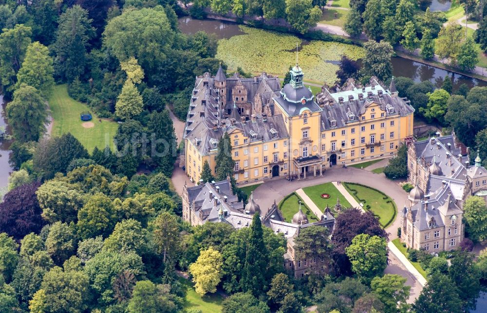 Bückeburg aus der Vogelperspektive: Palais des Schloss in Bückeburg im Bundesland Niedersachsen, Deutschland