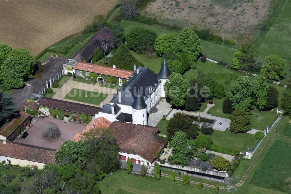 Luftaufnahme Beaulieu - Palais des Schloss in Beaulieu in Aquitaine Limousin Poitou-Charentes, Frankreich