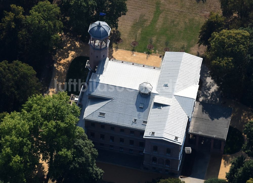 Berlin aus der Vogelperspektive: Palais des Schloss Biesdorf in Berlin