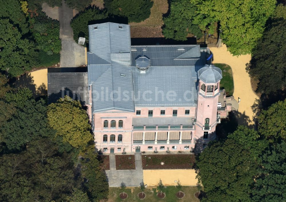 Luftbild Berlin - Palais des Schloss Biesdorf in Berlin