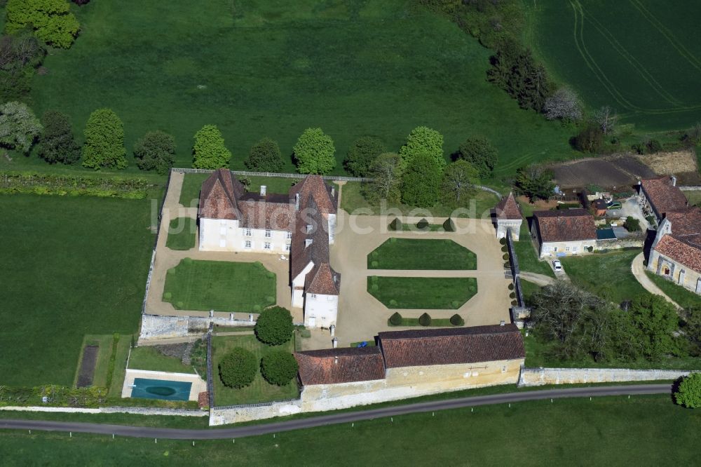 Luftbild Connezac - Palais des Schloss Le Bourg in Connezac in Aquitaine Limousin Poitou-Charentes, Frankreich