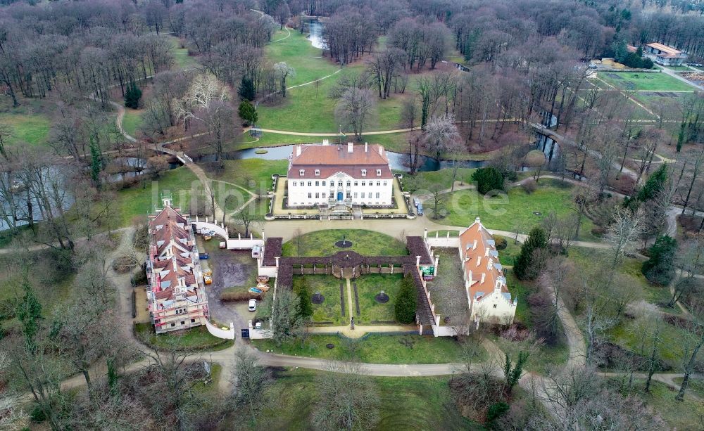 Cottbus von oben - Palais des Schloss Branitzer Schloss im Ortsteil Branitz in Cottbus im Bundesland Brandenburg, Deutschland