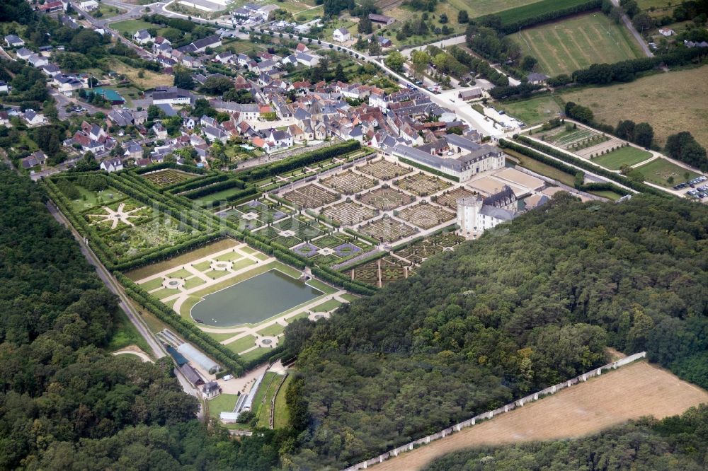 Luftaufnahme Villandry - Palais des Schloss Chateau de Villandry in Centre-Val de Loire, Frankreich