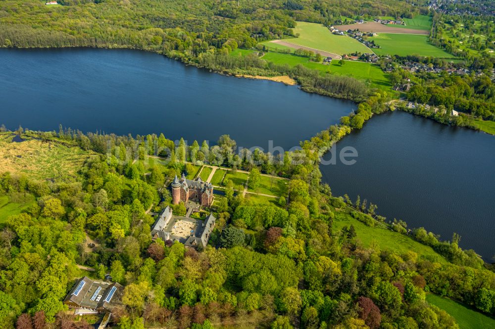 Nettetal von oben - Palais des Schloss Chateauform' Schloss Krickenbeck in Nettetal im Bundesland Nordrhein-Westfalen, Deutschland