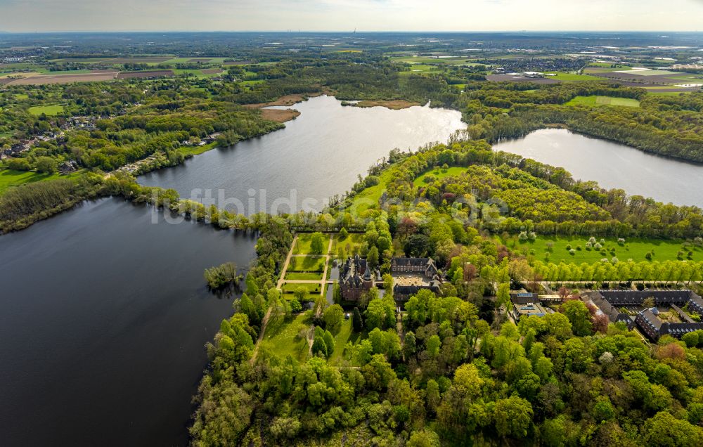 Nettetal aus der Vogelperspektive: Palais des Schloss Chateauform' Schloss Krickenbeck in Nettetal im Bundesland Nordrhein-Westfalen, Deutschland