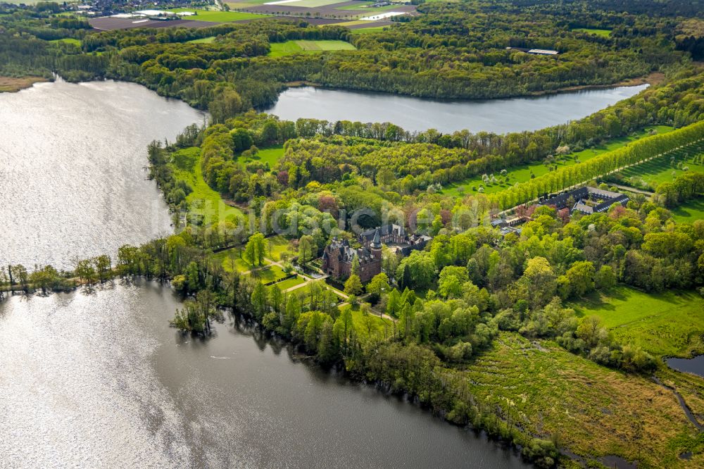 Nettetal aus der Vogelperspektive: Palais des Schloss Chateauform' Schloss Krickenbeck in Nettetal im Bundesland Nordrhein-Westfalen, Deutschland