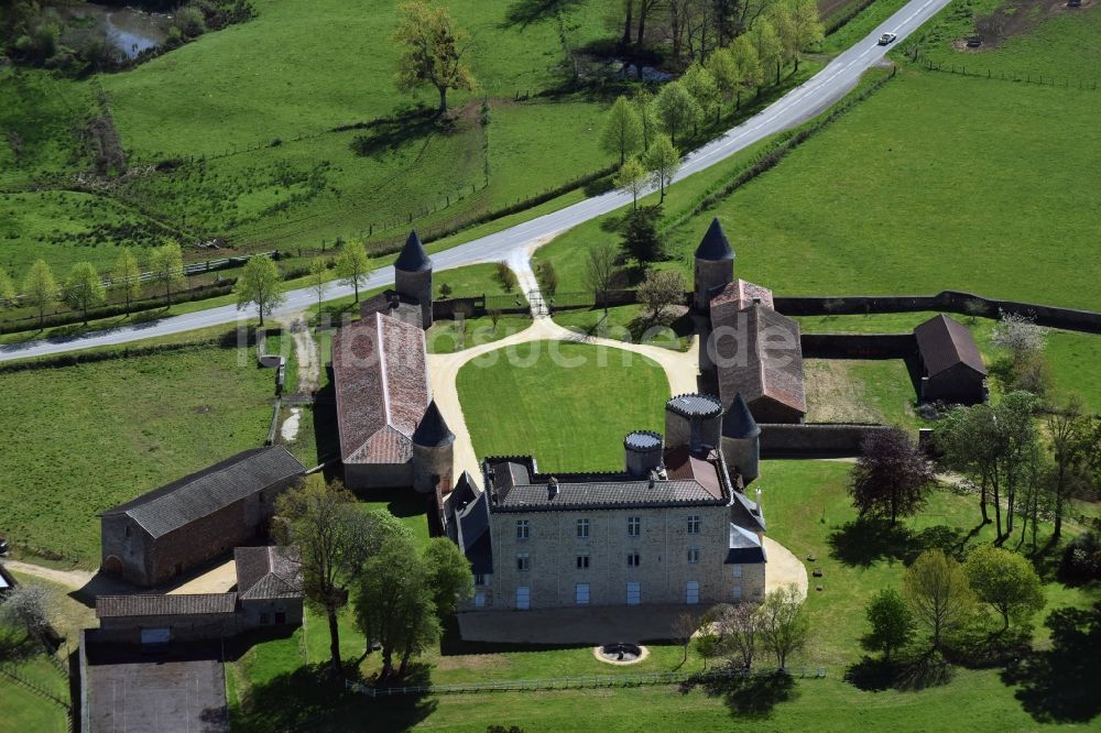 Luftbild Cussac - Palais des Schloss in Cussac in Aquitaine Limousin Poitou-Charentes, Frankreich