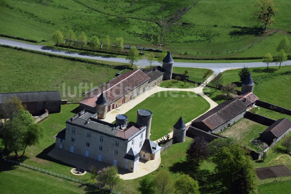 Cussac aus der Vogelperspektive: Palais des Schloss in Cussac in Aquitaine Limousin Poitou-Charentes, Frankreich