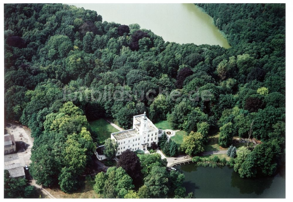 Luftaufnahme Schönwalde - Palais des Schloss Dammsmühle in Schönwalde im Bundesland Brandenburg, Deutschland