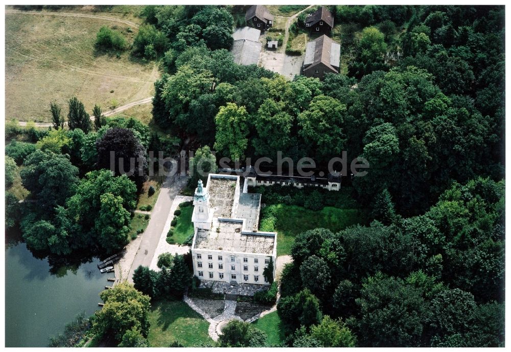 Luftaufnahme Schönwalde - Palais des Schloss Dammsmühle in Schönwalde im Bundesland Brandenburg, Deutschland