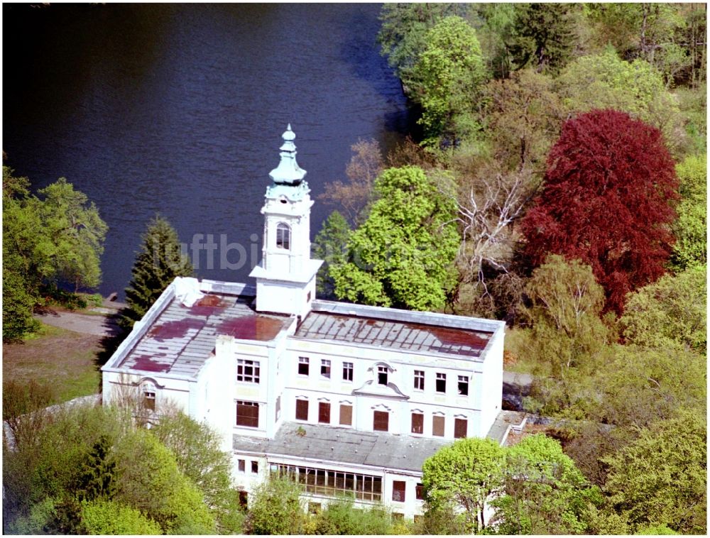 Schönwalde von oben - Palais des Schloss Dammsmühle in Schönwalde im Bundesland Brandenburg, Deutschland