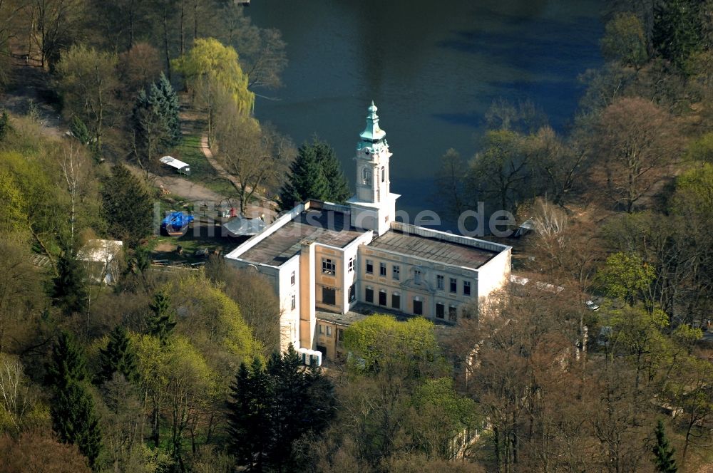 Schönwalde aus der Vogelperspektive: Palais des Schloss Dammsmühle in Schönwalde im Bundesland Brandenburg, Deutschland