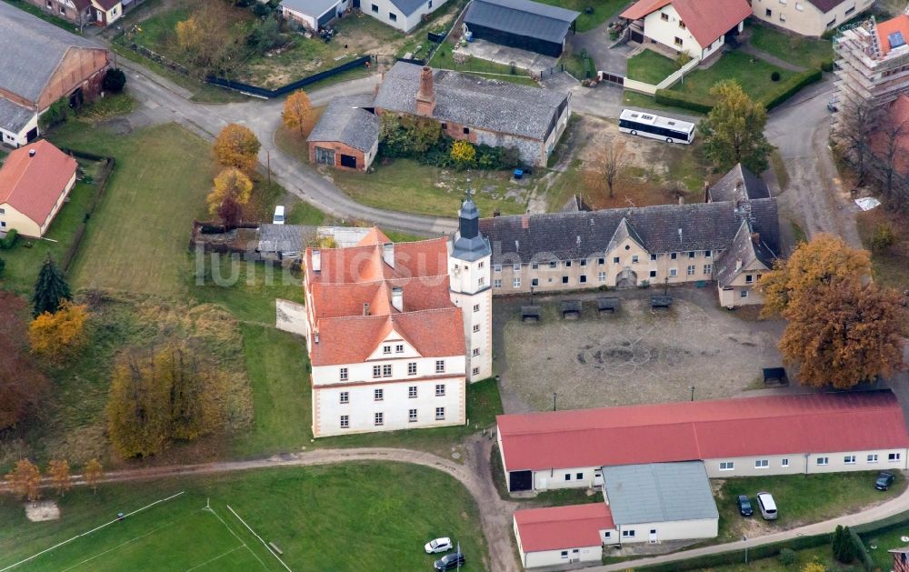 Luftaufnahme Gumtow - Palais des Schloss Demerthin in Gumtow im Bundesland Brandenburg, Deutschland