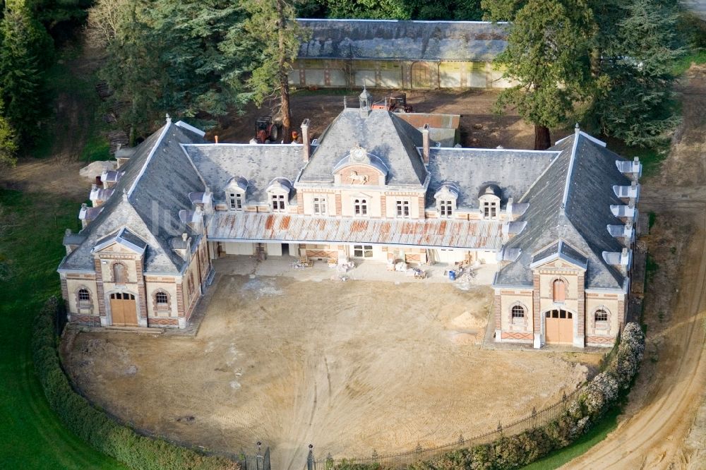 Luftbild Coudrecieux - Palais des Schloss Le Domaine de la Pierre in Coudrecieux in Pays de la Loire, Frankreich