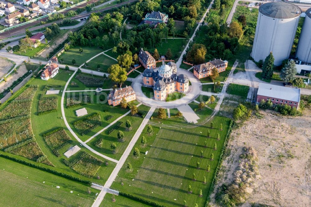 Luftaufnahme Waghäusel - Palais des Schloss Eremitage Waghäusel in Waghäusel im Bundesland Baden-Württemberg, Deutschland