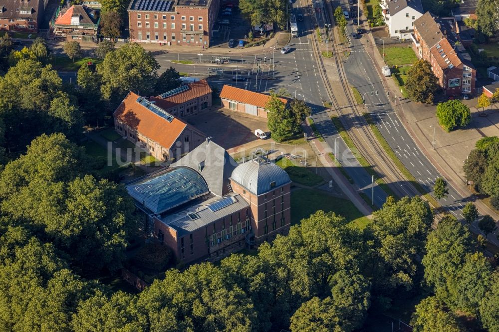 Gelsenkirchen von oben - Palais des Schloss Erlebnismuseum Schloss Horst an der Turfstraße in Gelsenkirchen im Bundesland Nordrhein-Westfalen, Deutschland