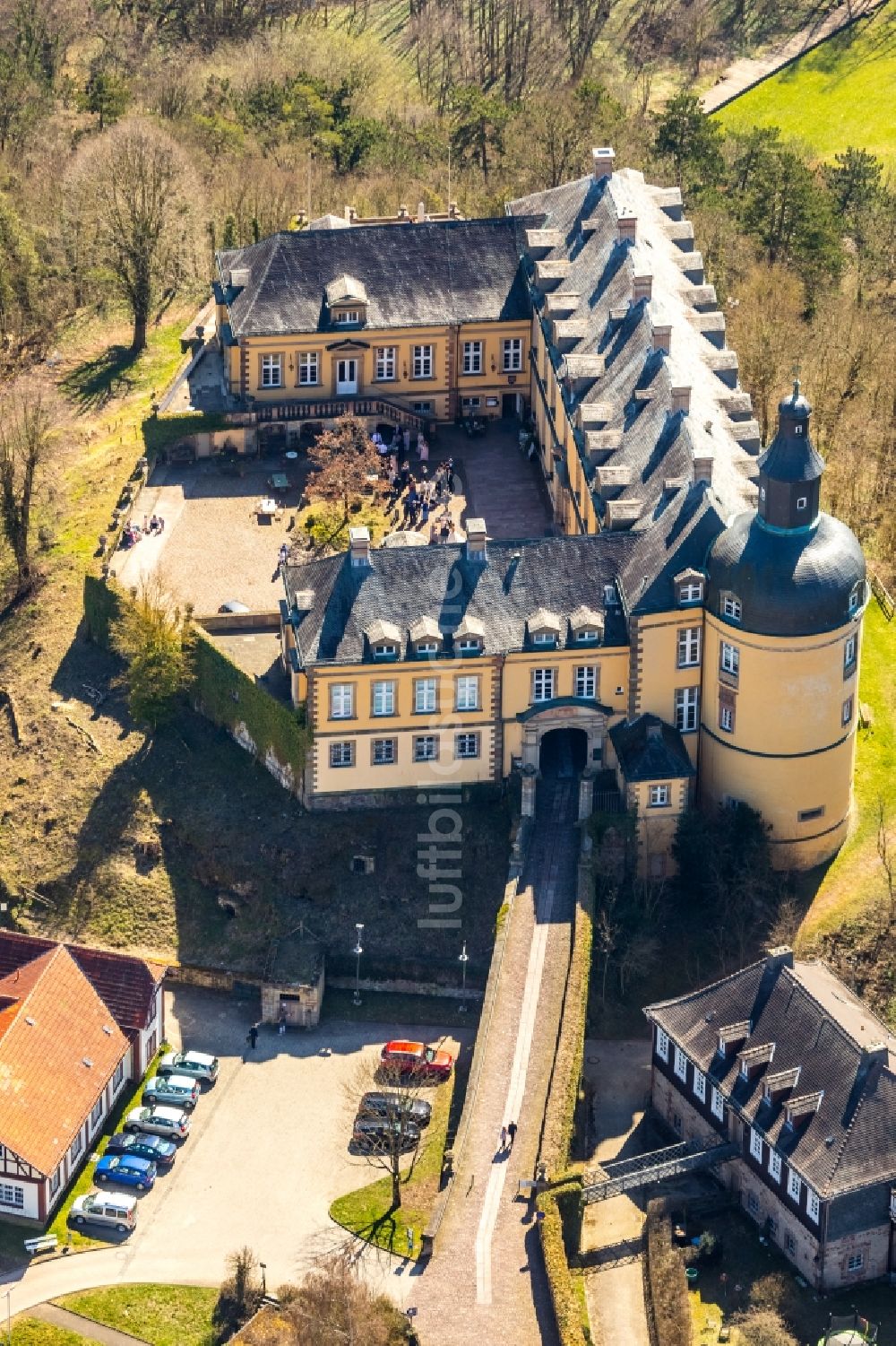 Bad Wildungen aus der Vogelperspektive: Palais des Schloss Friedrichstein an der Schloßstraße in Bad Wildungen im Bundesland Hessen, Deutschland