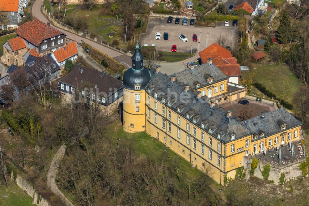 Bad Wildungen aus der Vogelperspektive: Palais des Schloss Friedrichstein an der Schloßstraße in Bad Wildungen im Bundesland Hessen, Deutschland