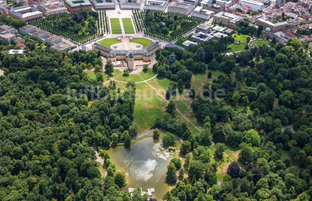 Luftaufnahme Karlsruhe - Palais des Schloss in Karlsruhe im Bundesland Baden-Württemberg, Deutschland