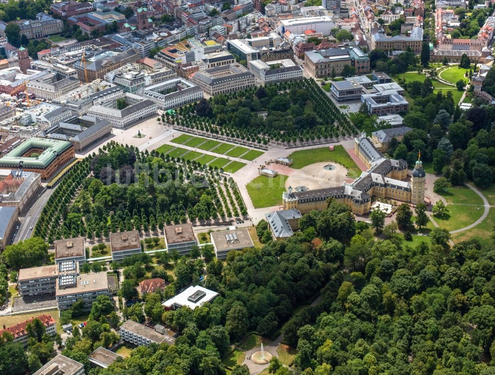 Karlsruhe von oben - Palais des Schloss in Karlsruhe im Bundesland Baden-Württemberg, Deutschland