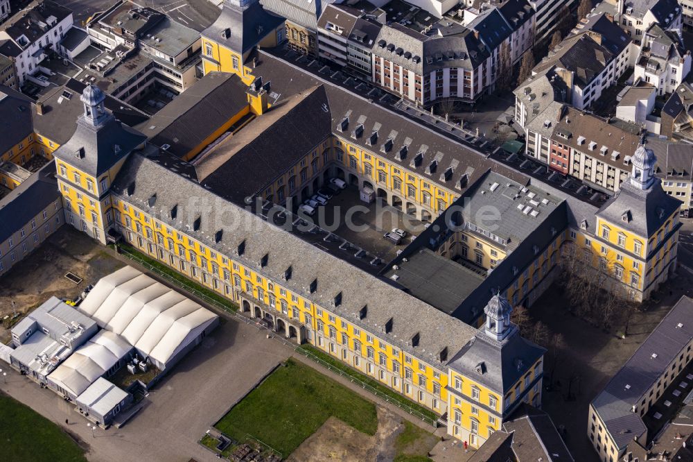 Bonn aus der Vogelperspektive: Palais des Schloss Kurfürstliches Schloss in Bonn, im Bundesland Nordrhein-Westfalen, Deutschland