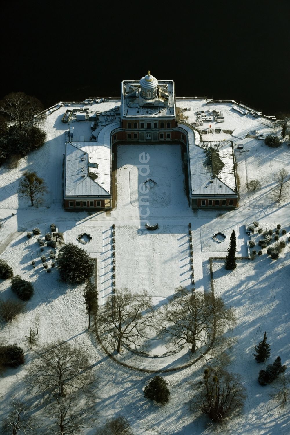 Potsdam aus der Vogelperspektive: Palais des Schloss Marmorpalais Im Neuen Garten in Potsdam im Bundesland Brandenburg