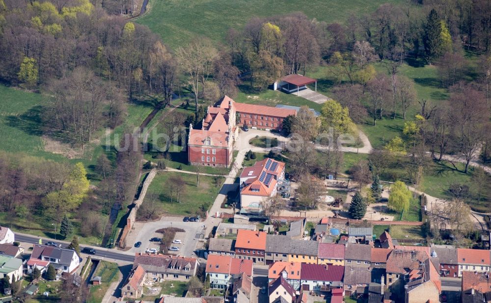 Luftaufnahme Meyenburg - Palais des Schloss in Meyenburg im Bundesland Brandenburg, Deutschland