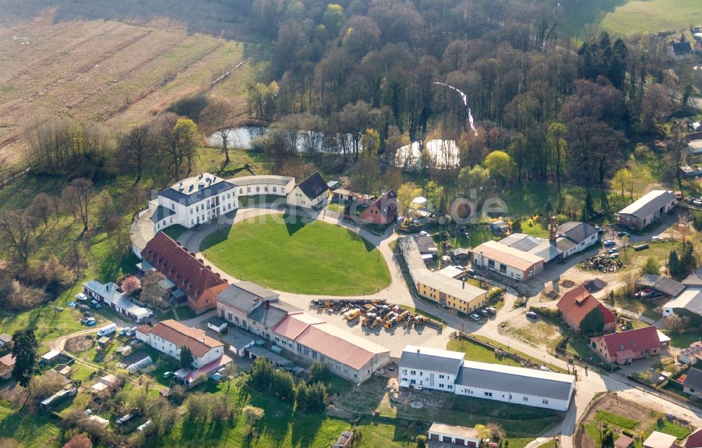 Meyenburg von oben - Palais des Schloss in Meyenburg im Bundesland Brandenburg, Deutschland