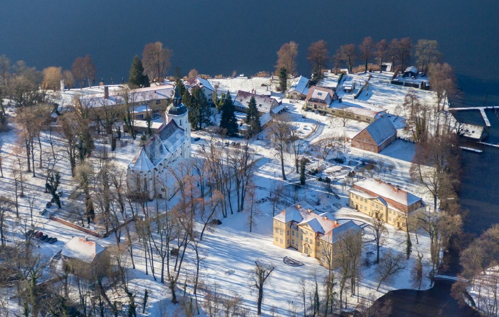 Mirow aus der Vogelperspektive: Palais des Schloss Mirow in Mirow im Bundesland Mecklenburg-Vorpommern, Deutschland