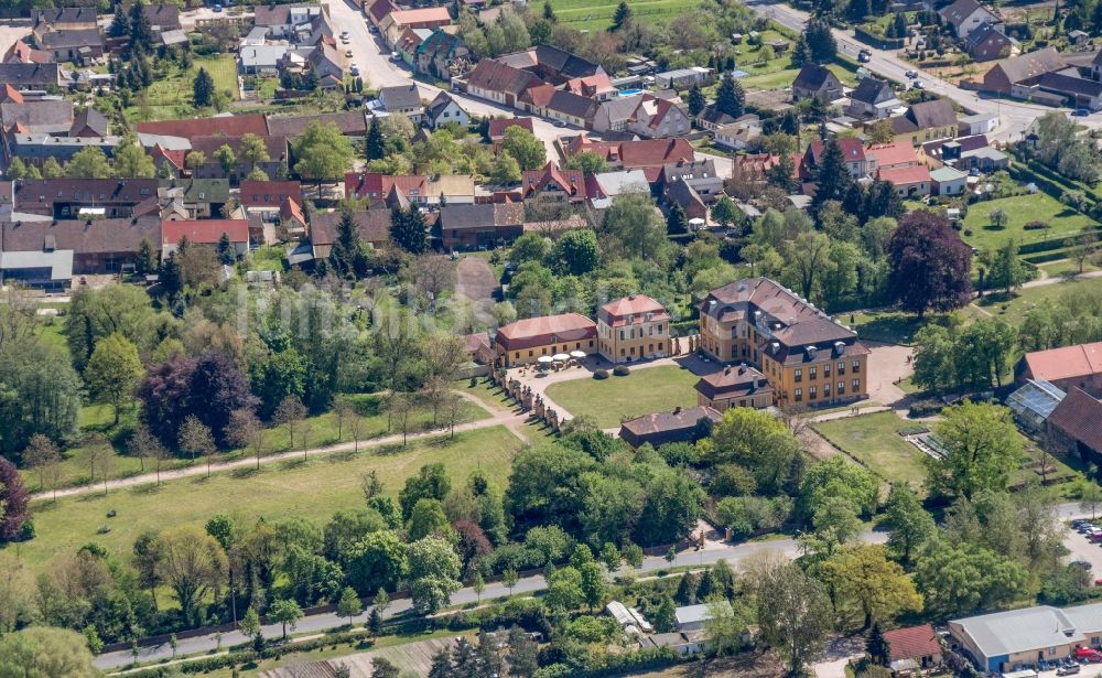 Mosigkau von oben - Palais des Schloss in Mosigkau im Bundesland Sachsen-Anhalt