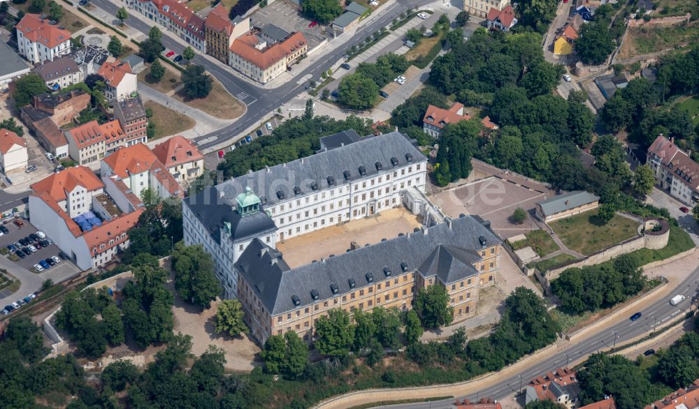 Weißenfels von oben - Palais des Schloss Museum Schloss Neu-Augustusburg in Weißenfels im Bundesland Sachsen-Anhalt, Deutschland