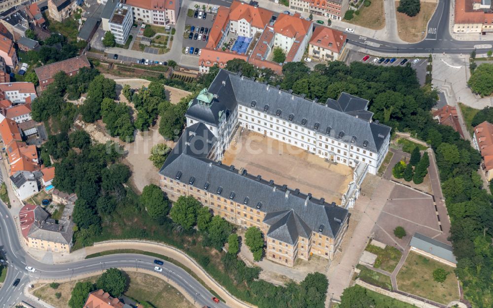 Weißenfels aus der Vogelperspektive: Palais des Schloss Museum Schloss Neu-Augustusburg in Weißenfels im Bundesland Sachsen-Anhalt, Deutschland