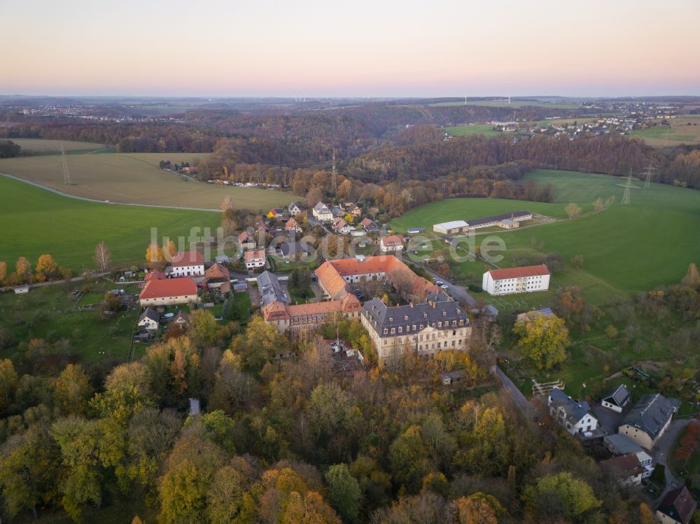 Zschöppichen aus der Vogelperspektive: Palais des Schloss Neusorge in Zschöppichen im Bundesland Sachsen, Deutschland