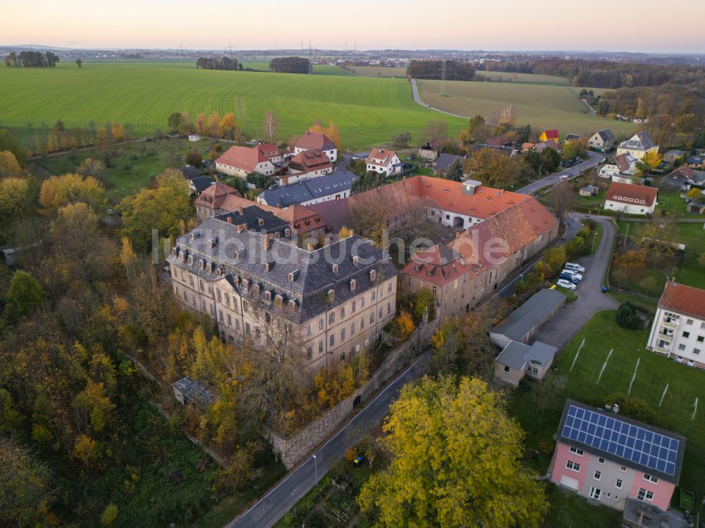 Zschöppichen aus der Vogelperspektive: Palais des Schloss Neusorge in Zschöppichen im Bundesland Sachsen, Deutschland