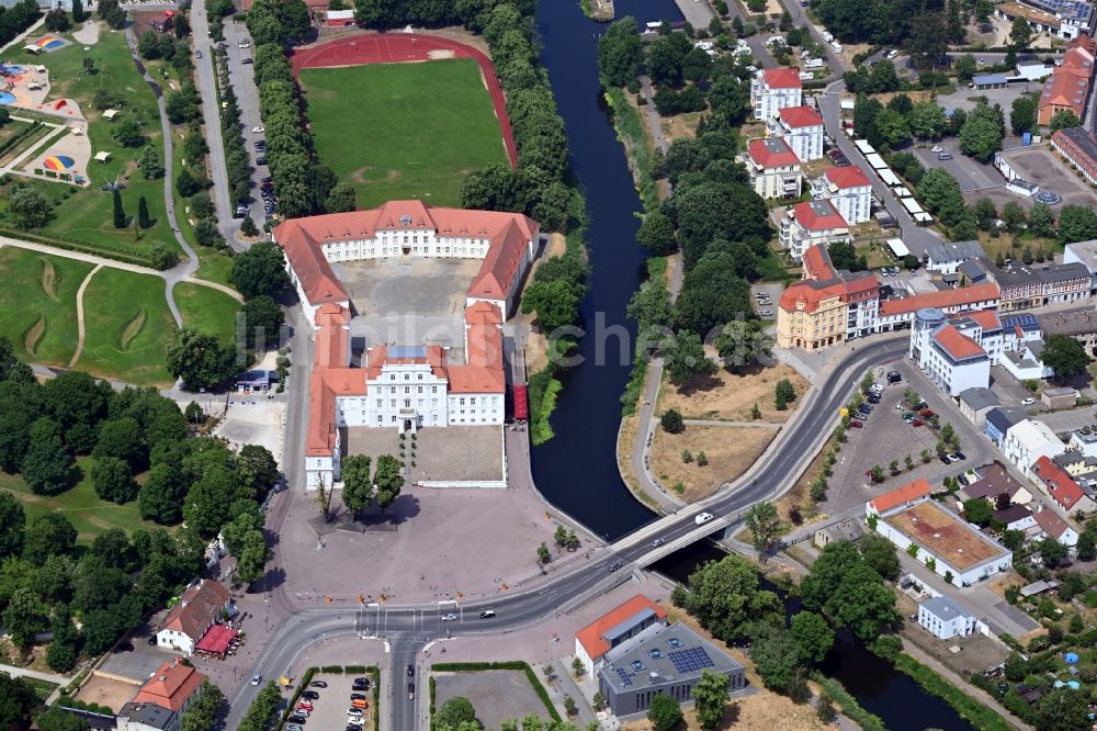 Luftbild Oranienburg - Palais des Schloss Oranienburg in Oranienburg im Bundesland Brandenburg, Deutschland